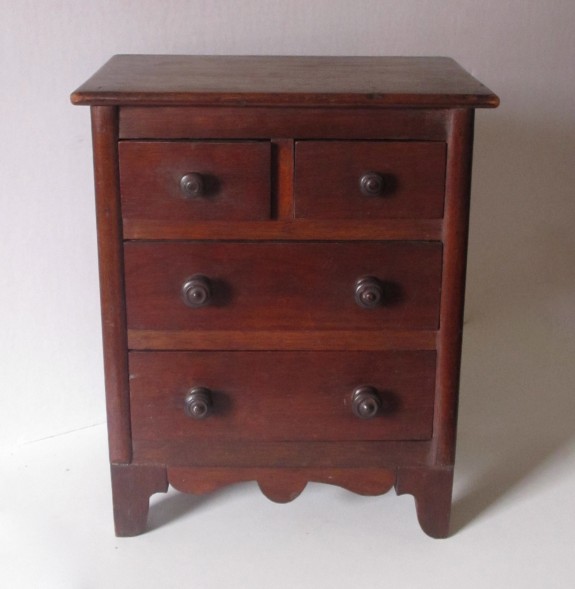 c 1835 American, Hudson Valley Miniature Chest. Salesman Sample, Early American